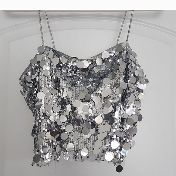 Beautiful Silver sequence shiny crop top With spaghetti straps - Picture 1 of 6